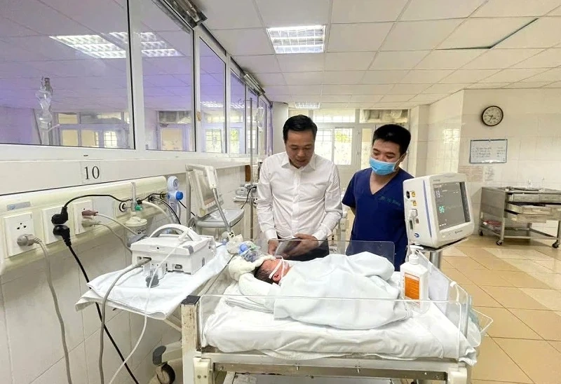 BIDV Lam Sơn trao quà cho bệnh nhi có hoàn cảnh khó khăn nhân Ngày Quốc tế Thiếu nhi 1/6