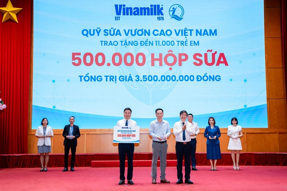 Vinamilk cùng chung tay vì một mùa hè hạnh phúc, an toàn cho trẻ em Việt Nam
