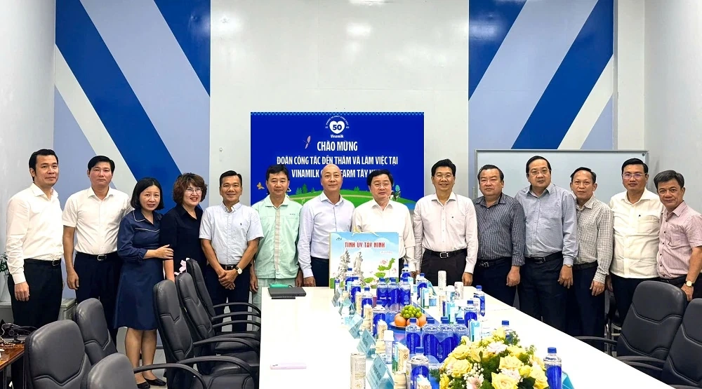 Tây Ninh ủng hộ Vinamilk mở rộng trang trại, sớm triển khai nhà máy chế biến sữa