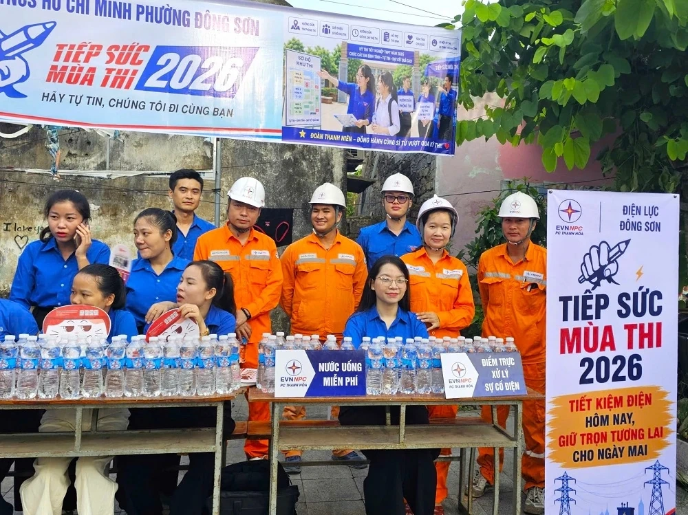 Cán bộ, nhân viên ngành điện đồng hành cùng các sĩ tử