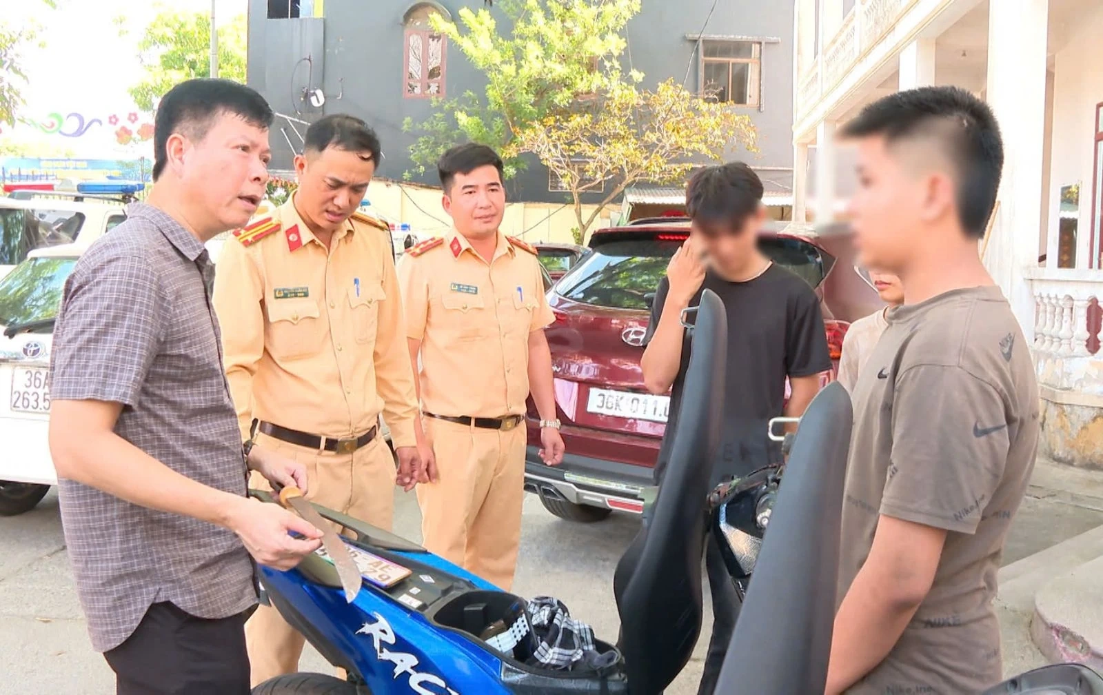 Xử phạt hơn 80 triệu đồng nhóm thanh thiếu niên và phụ huynh