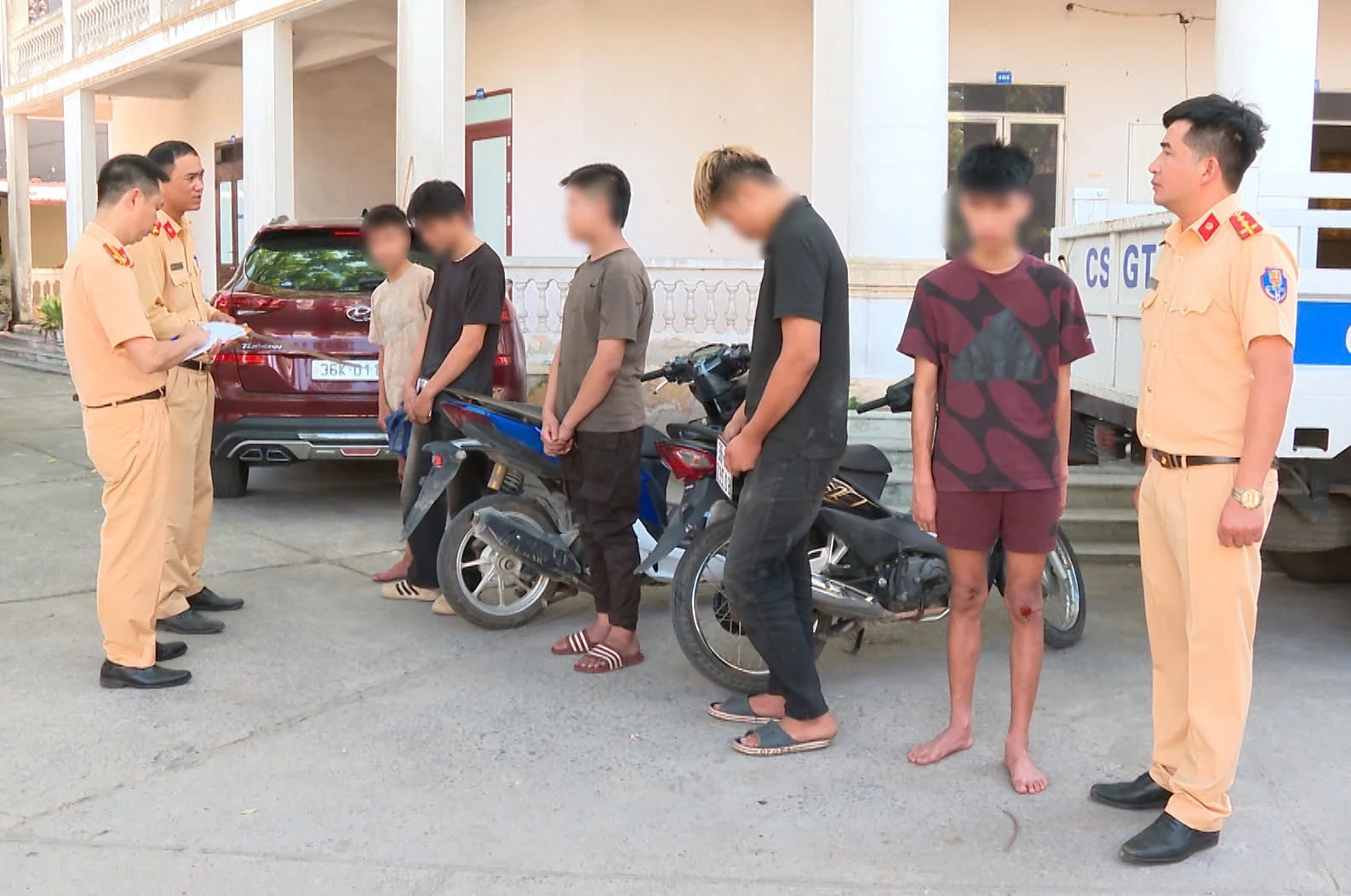Xử phạt hơn 80 triệu đồng nhóm thanh thiếu niên và phụ huynh