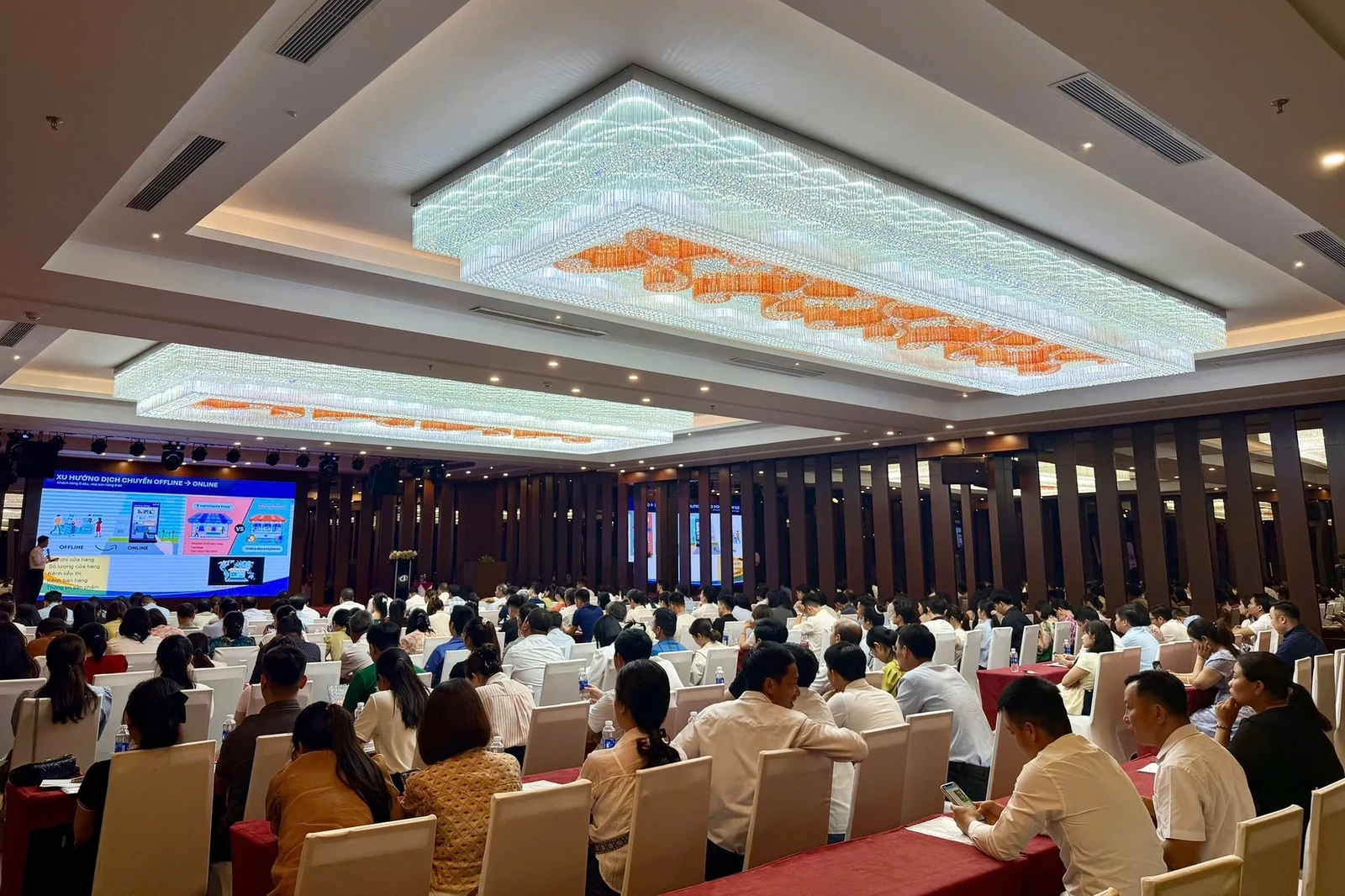 Nâng cao kỹ năng thương mại điện tử cho cán bộ, doanh nghiệp, thanh niên khởi nghiệp