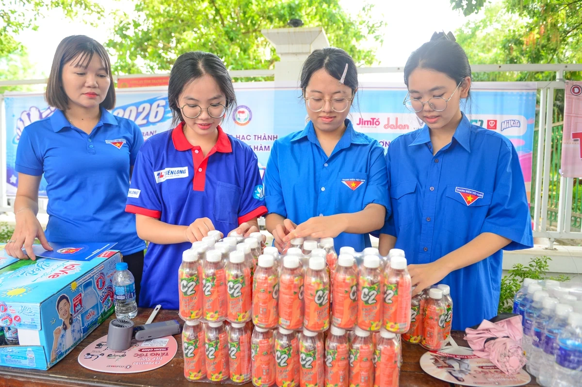 Áo xanh” đồng hành cùng sĩ tử Thanh Hóa thi vào lớp 10
