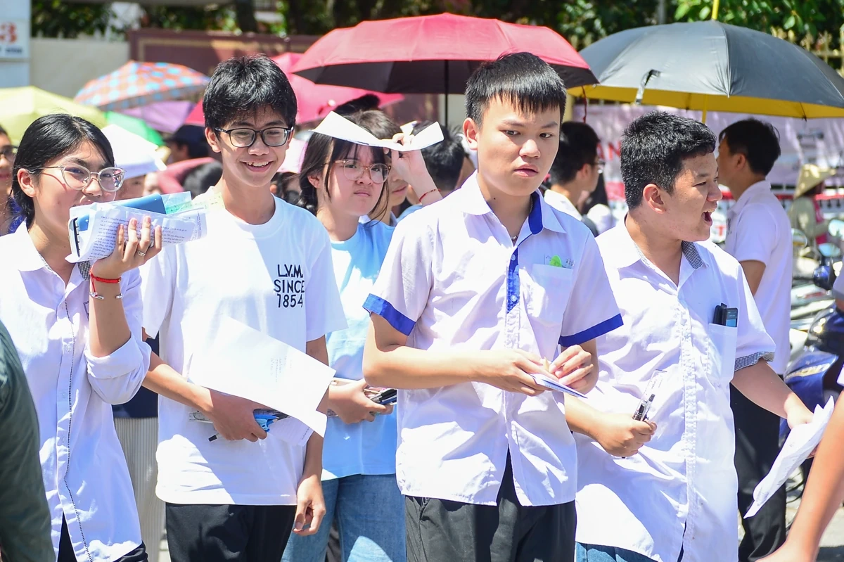 Hoàn thành môn Toán, thí sinh khép lại kỳ thi vào lớp 10 với tâm thế phấn khởi