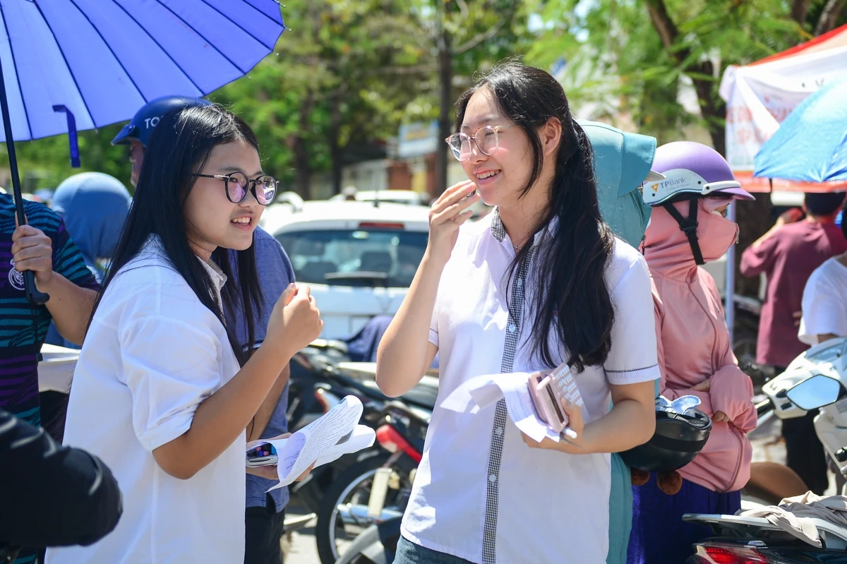 Hoàn thành môn Toán, thí sinh khép lại kỳ thi vào lớp 10 với tâm thế phấn khởi