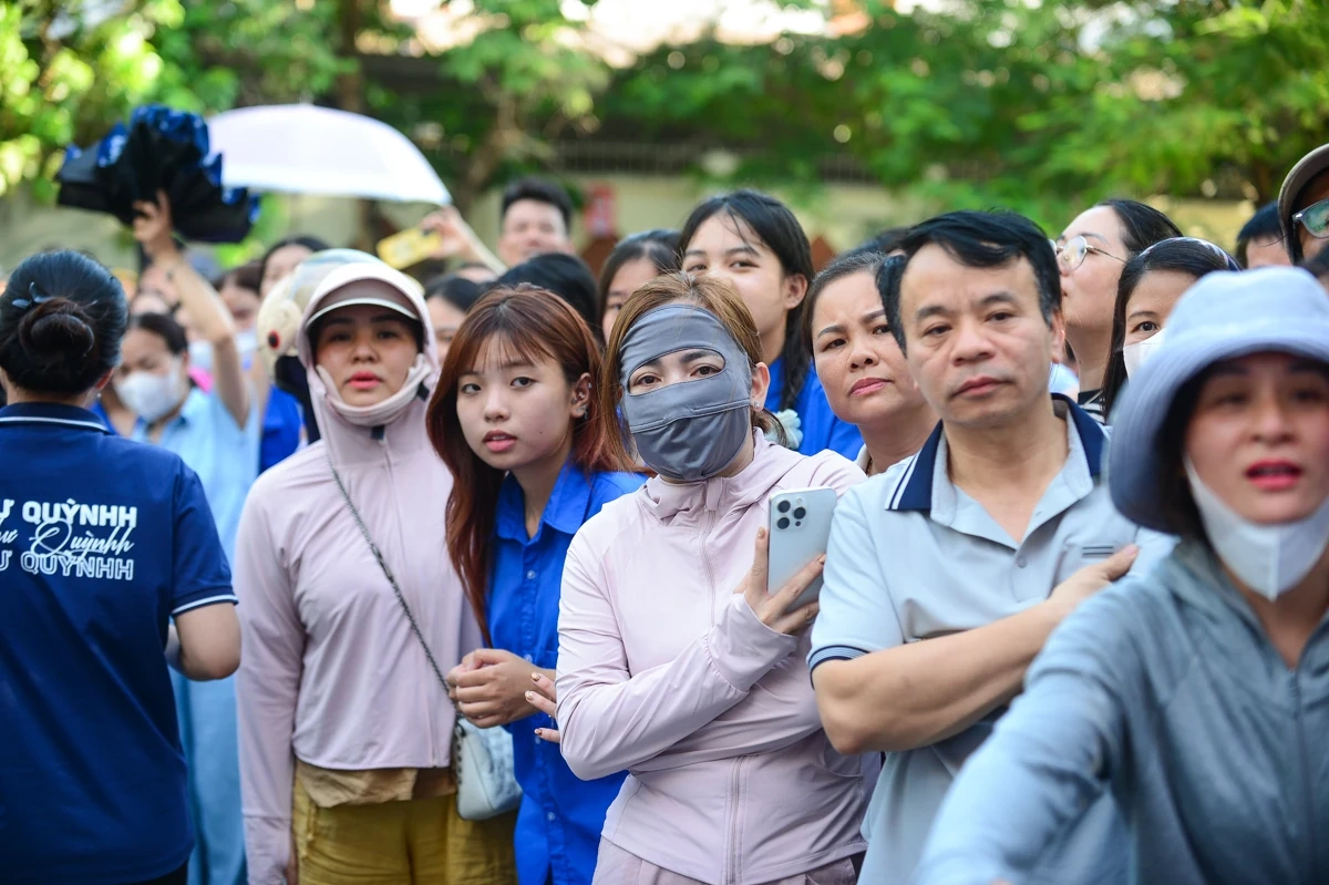 Hơn 1.300 thí sinh hoàn thành kỳ thi vào Trường THPT Chuyên Lam Sơn