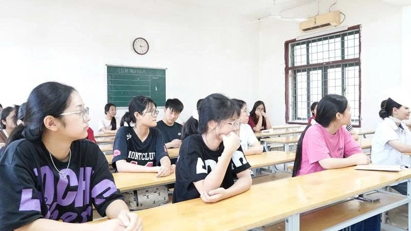 Thanh Hóa: Thí sinh làm thủ tục dự thi vào lớp 10 công lập đông nhất từ trước đến nay
