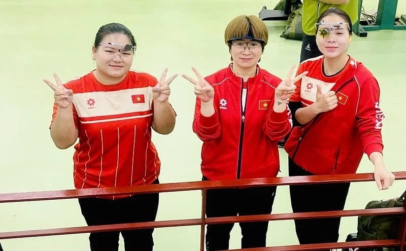 CĐV Thái Lan có nguy cơ không được xem World Cup; Tuyển Anh thắng nhọc New Zealand