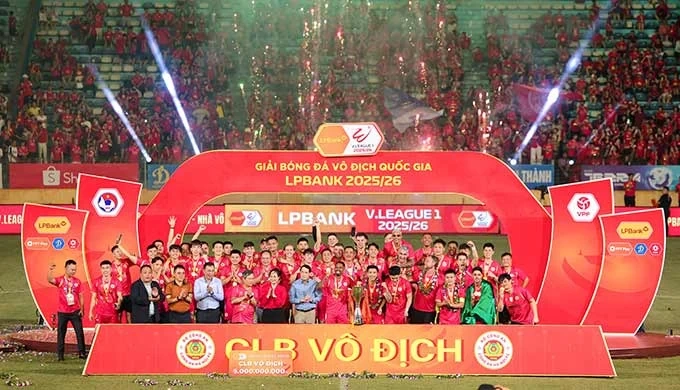 HLV Popov dọa rời V.League; Luis Suarez “hết cửa” dự World Cup 2026