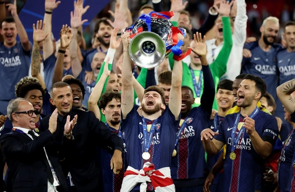 HLV Popov dọa rời V.League; Luis Suarez “hết cửa” dự World Cup 2026