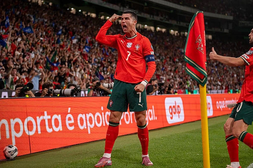 Tổng thư ký Liên đoàn Cờ Việt Nam từ chức; Cristiano Ronaldo tạo cơn sốt vé tại World Cup 2026