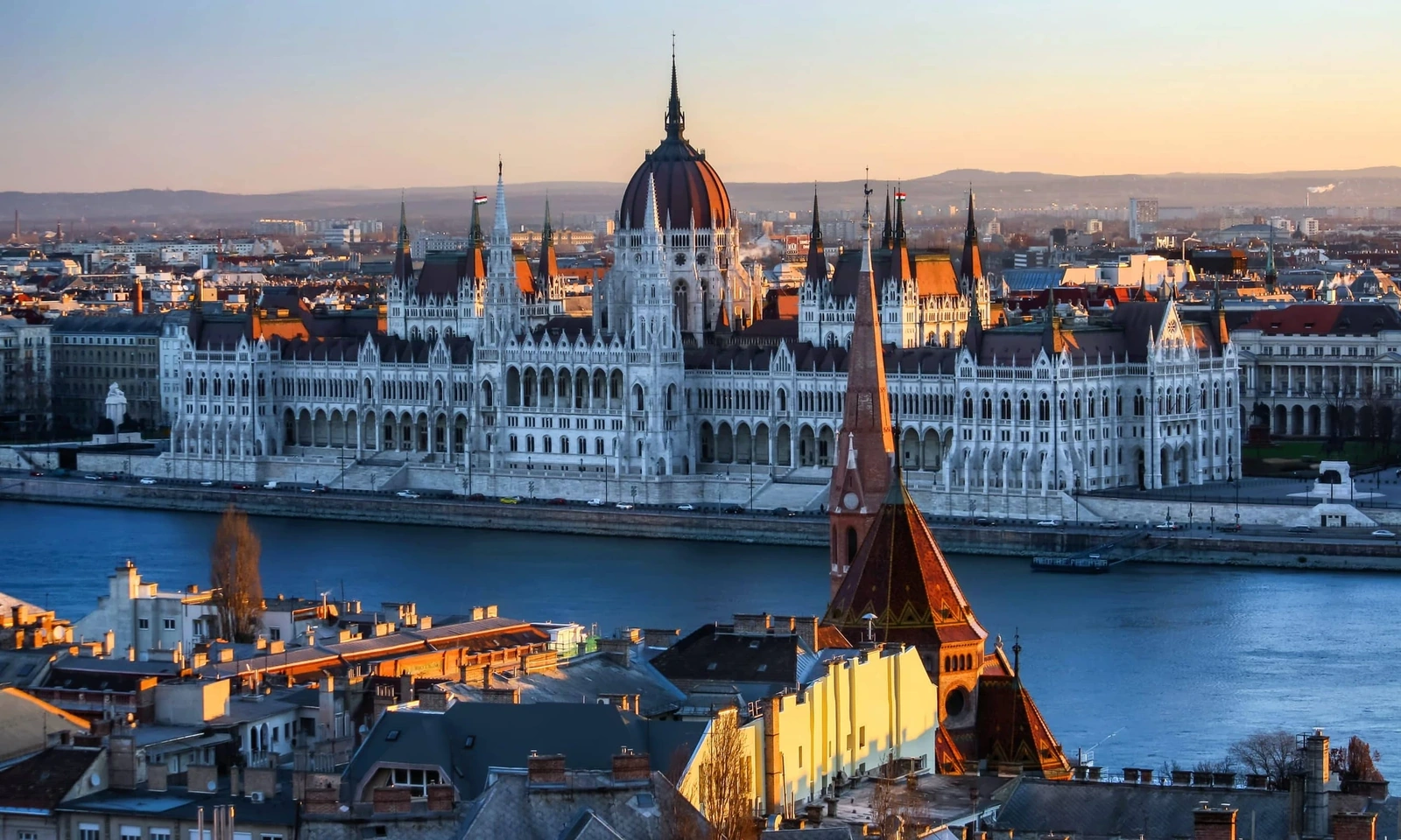 Thủ tướng Hungary thăm Pháp nhằm làm sâu sắc hơn quan hệ Budapest - Paris và Brussels