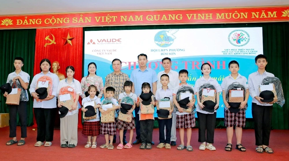 Hội LHPN phường Bỉm Sơn trao 70 suất quà cho trẻ em mồ côi, hoàn cảnh khó khăn