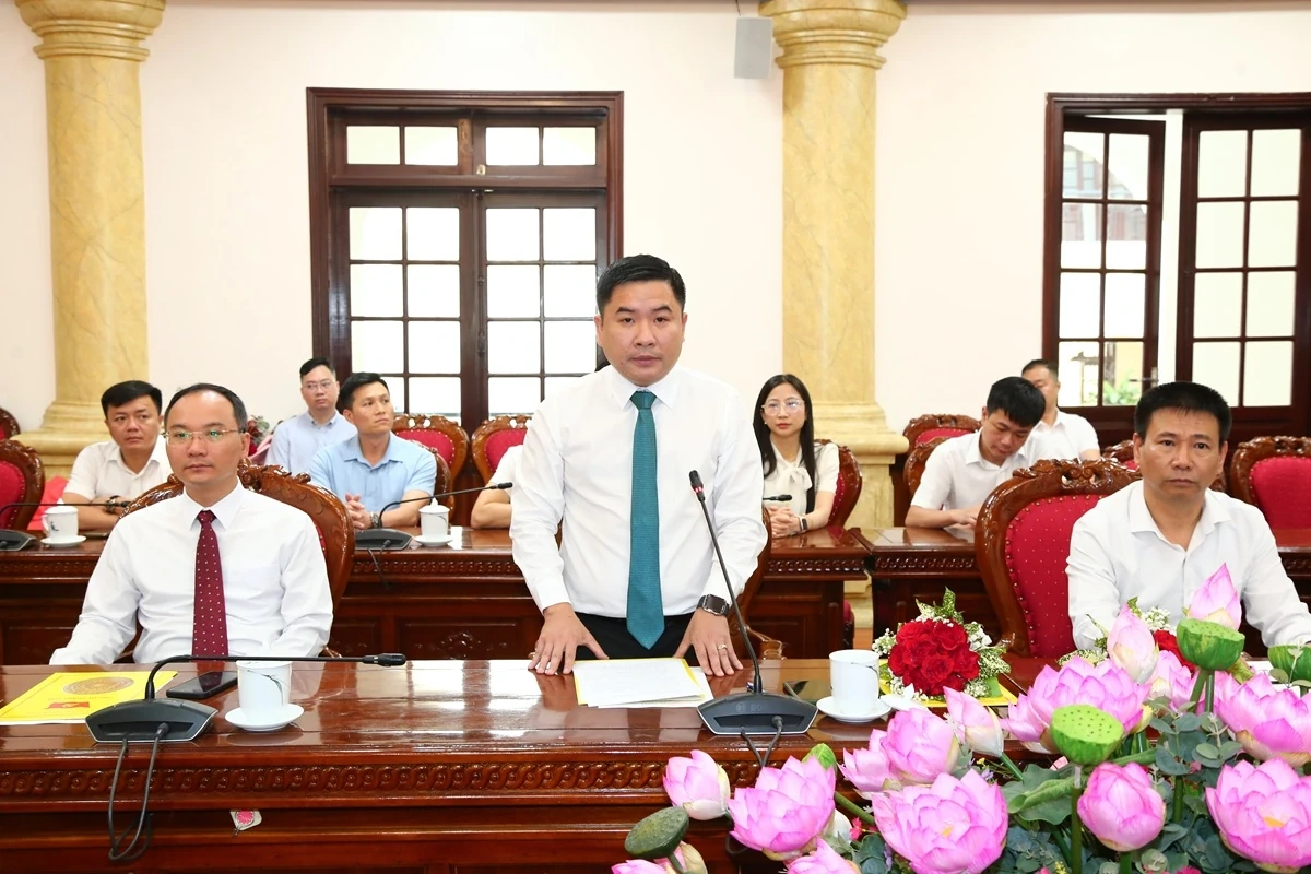 Công bố và trao Quyết định của Ban Thường vụ Tỉnh ủy Thanh Hóa về công tác cán bộ