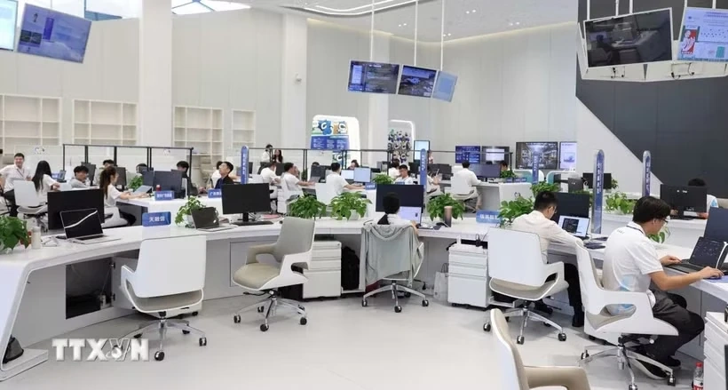 Trung Quốc ra mắt trạm điện đúc sẵn cho AI đầu tiên trên thế giới