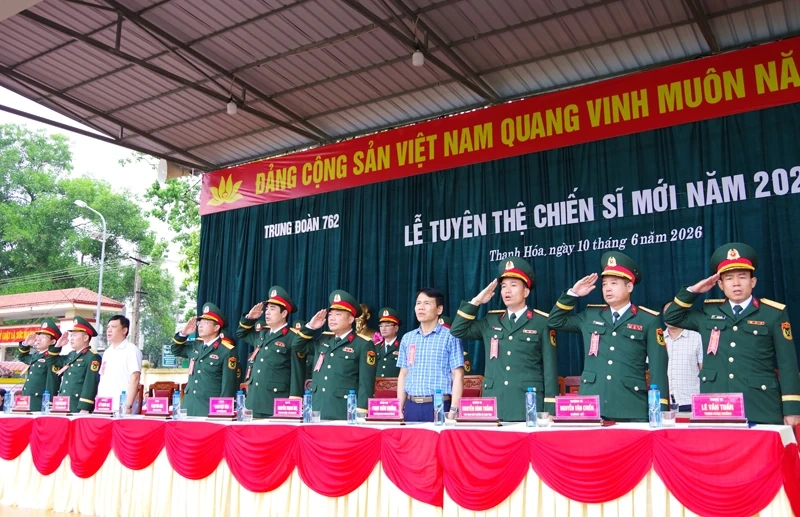 Trung đoàn 762 tổ chức Lễ tuyên thệ Chiến sĩ mới