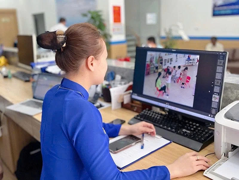 Chuyện cái camera: Khi yêu thương biến thành áp lực
