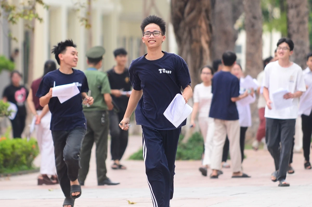 Kết thúc ngày thi đầu tiên: Thí sinh tự tin với đề Toán, sẵn sàng cho môn thi cuối cùng