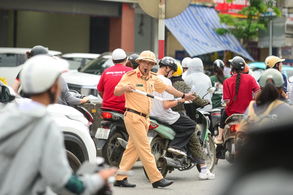 Kết thúc ngày thi đầu tiên: Thí sinh tự tin với đề Toán, sẵn sàng cho môn thi cuối cùng