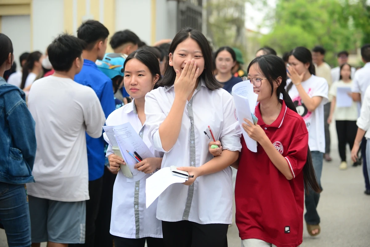 Kết thúc ngày thi đầu tiên: Thí sinh tự tin với đề Toán, sẵn sàng cho môn thi cuối cùng
