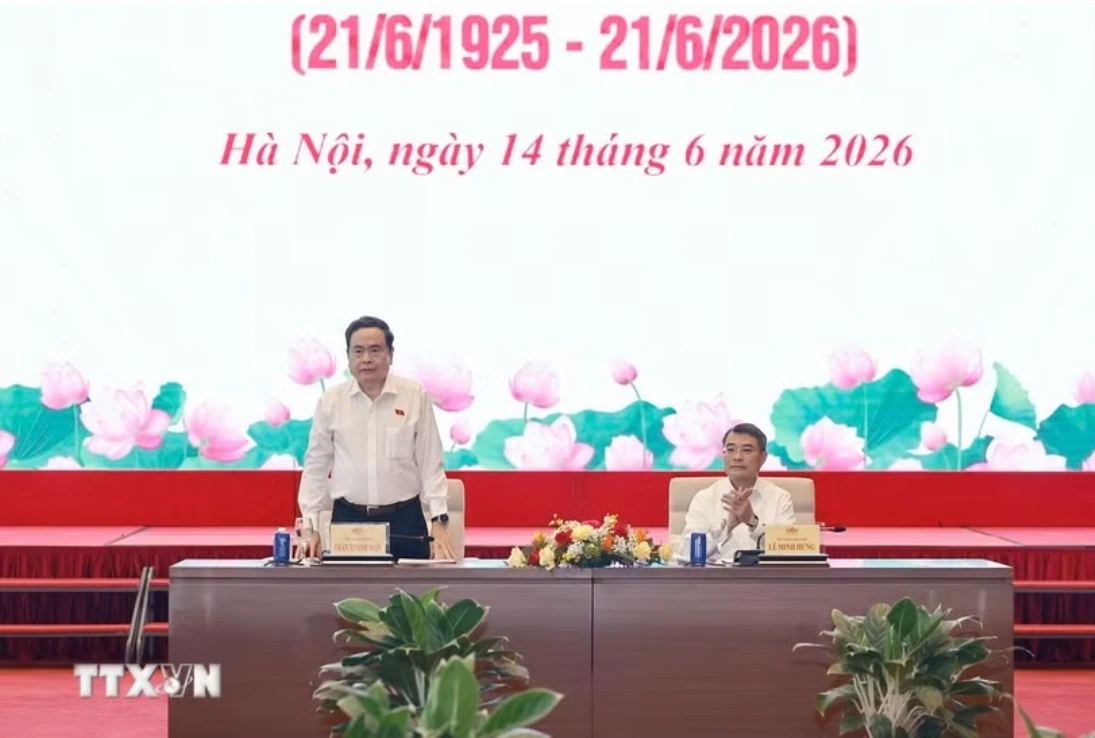 Thủ tướng Chính phủ và Chủ tịch Quốc hội gặp mặt lãnh đạo các cơ quan báo chí