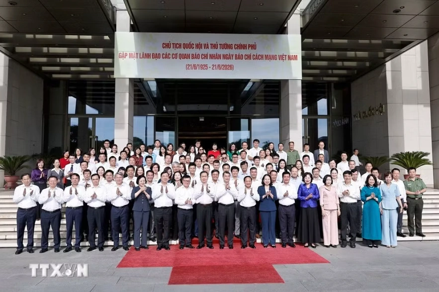 Thủ tướng Chính phủ và Chủ tịch Quốc hội gặp mặt lãnh đạo các cơ quan báo chí