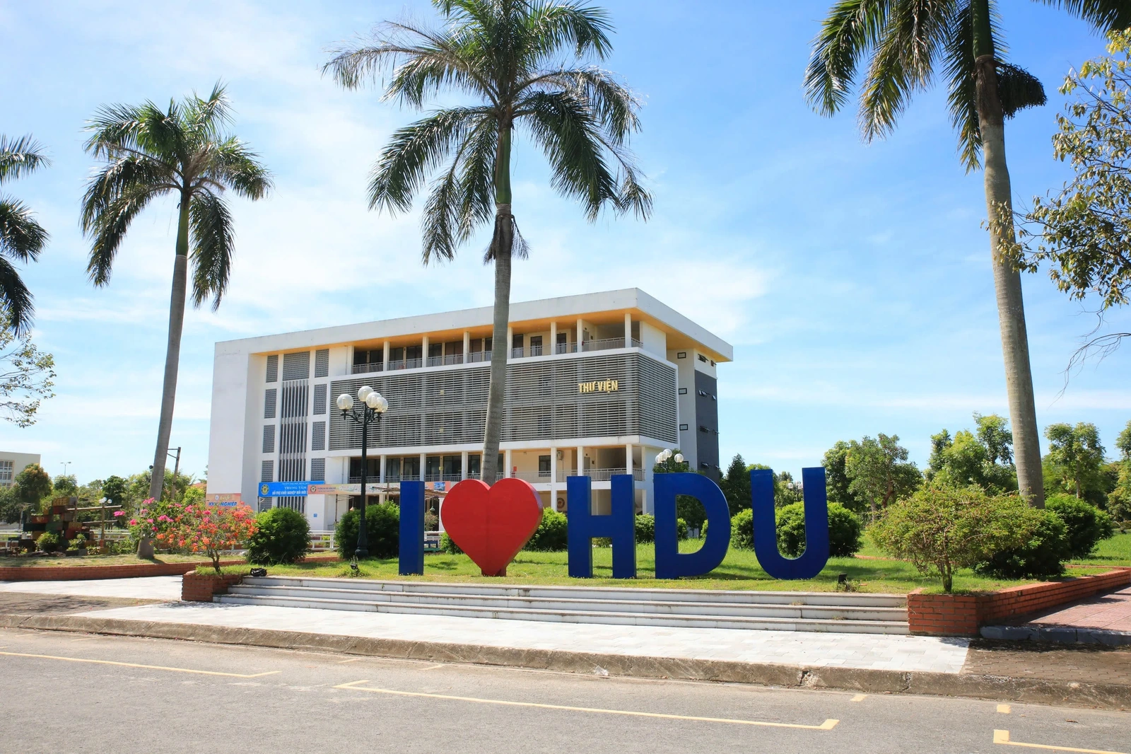 Trường Đại học Hồng Đức thông báo lịch bảo vệ luận án Tiến sĩ cấp Trường