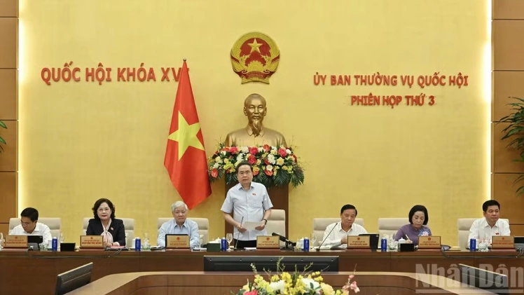 Khai mạc Phiên họp thứ 3 của Ủy ban Thường vụ Quốc hội