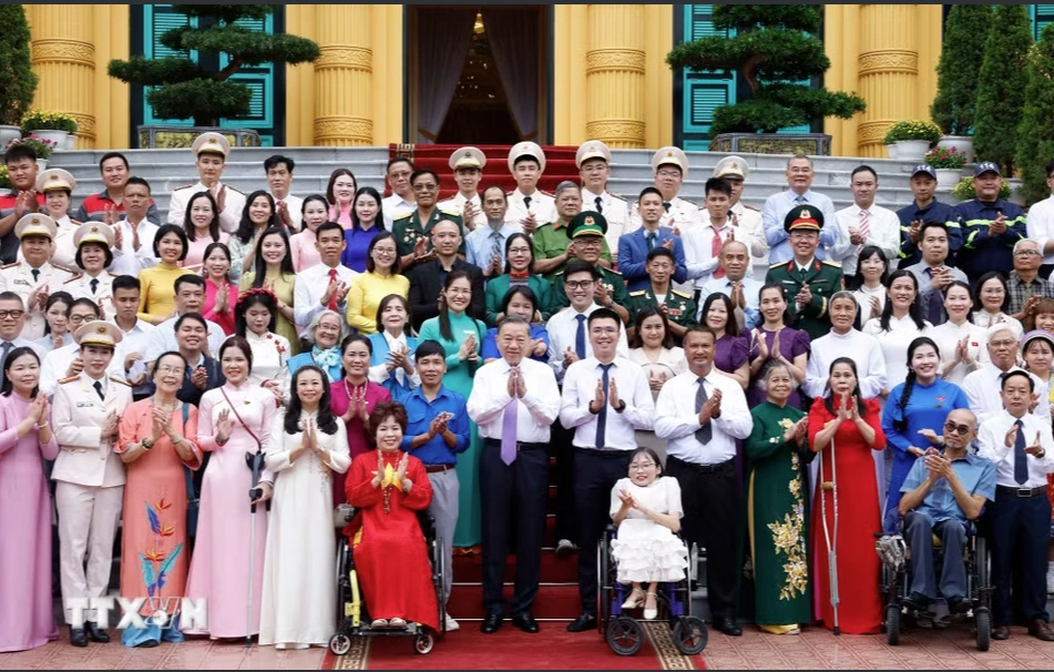 Phát biểu của Tổng Bí thư, Chủ tịch nước Tô Lâm tại buổi gặp mặt 100 tấm gương tiêu biểu của Chương trình “Việc tử tế”