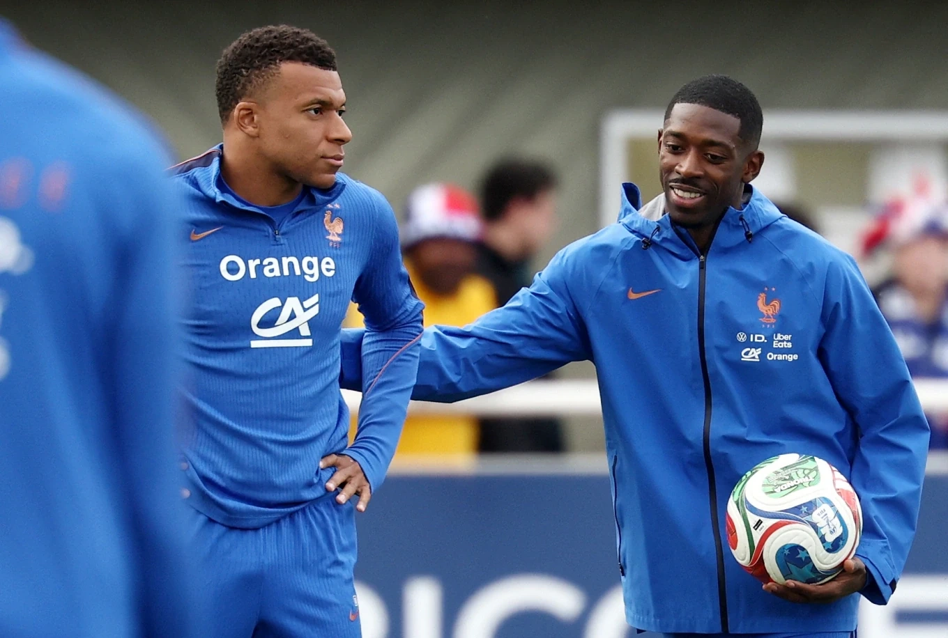 Dembele chấn chỉnh Mbappe trước World Cup; U19 Việt Nam sáng cửa vào bán kết U19 Đông Nam Á