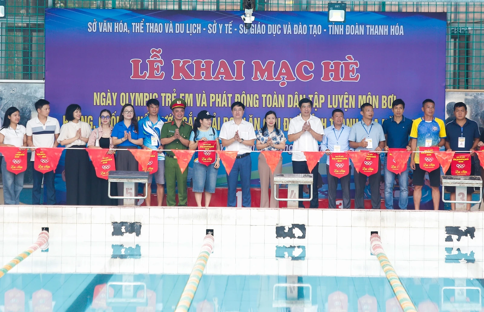 Khai mạc Hè, Ngày Olympic trẻ em và phát động toàn dân tập luyện môn bơi