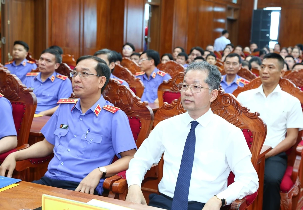 Công bố và trao quyết định biệt phái giữ chức vụ Phó Viện trưởng VKSND tỉnh Thanh Hóa