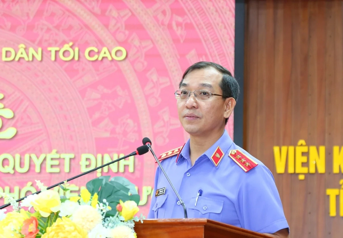 Công bố và trao quyết định biệt phái giữ chức vụ Phó Viện trưởng VKSND tỉnh Thanh Hóa