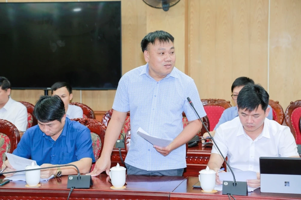 Rà soát toàn diện, sớm khắc phục sự cố sạt lở bờ kè tại xã Hoằng Tiến