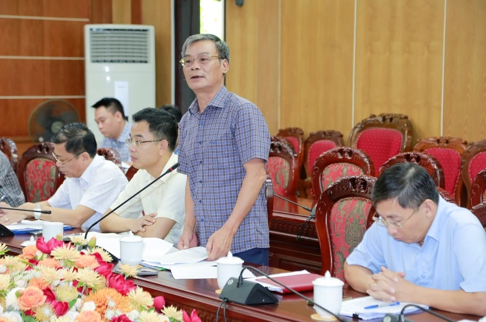 Rà soát toàn diện, sớm khắc phục sự cố sạt lở bờ kè tại xã Hoằng Tiến