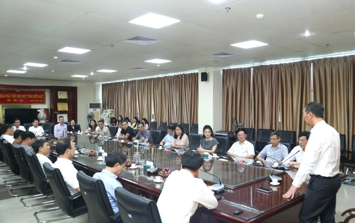 Phó Bí thư Tỉnh ủy Trịnh Tuấn Sinh chúc mừng Báo và Phát thanh, truyền hình Thanh Hóa nhân Ngày Báo chí Cách mạng Việt Nam