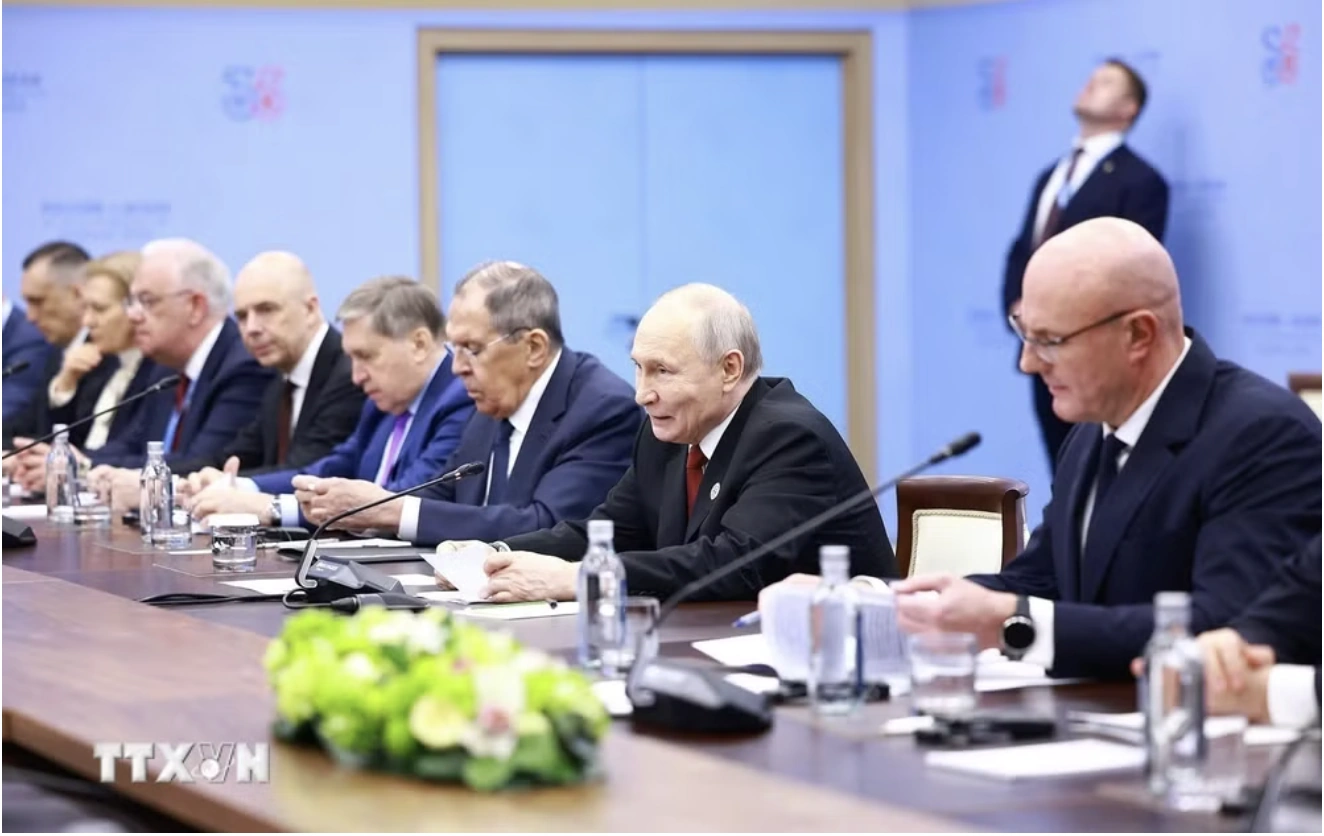 Thủ tướng Chính phủ Lê Minh Hưng hội kiến Tổng thống Nga Vladimir Putin