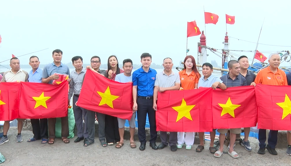 Tổ quốc trên những con tàu