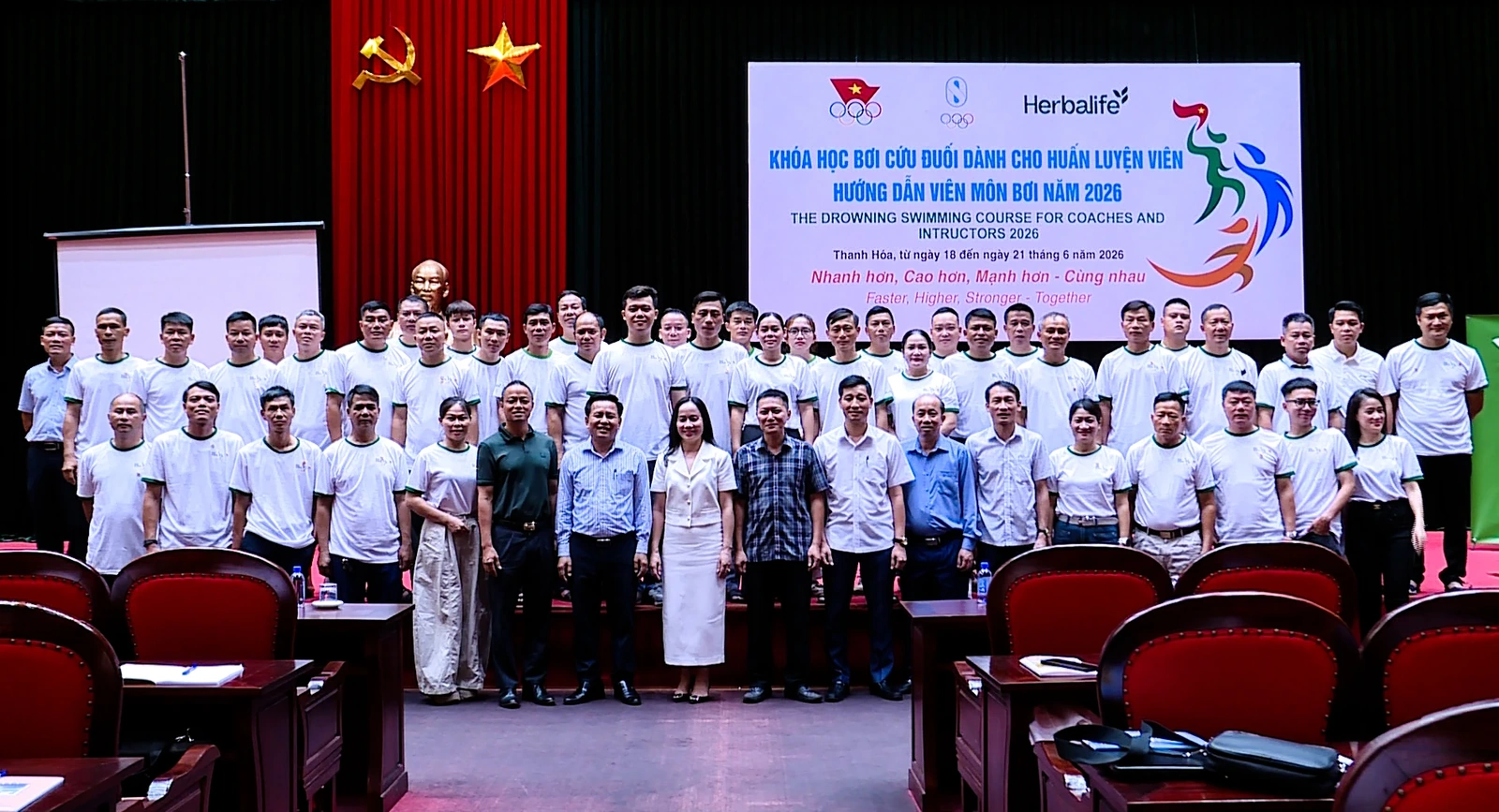 Khai mạc khóa học bơi cứu đuối dành cho HLV và HDV môn bơi