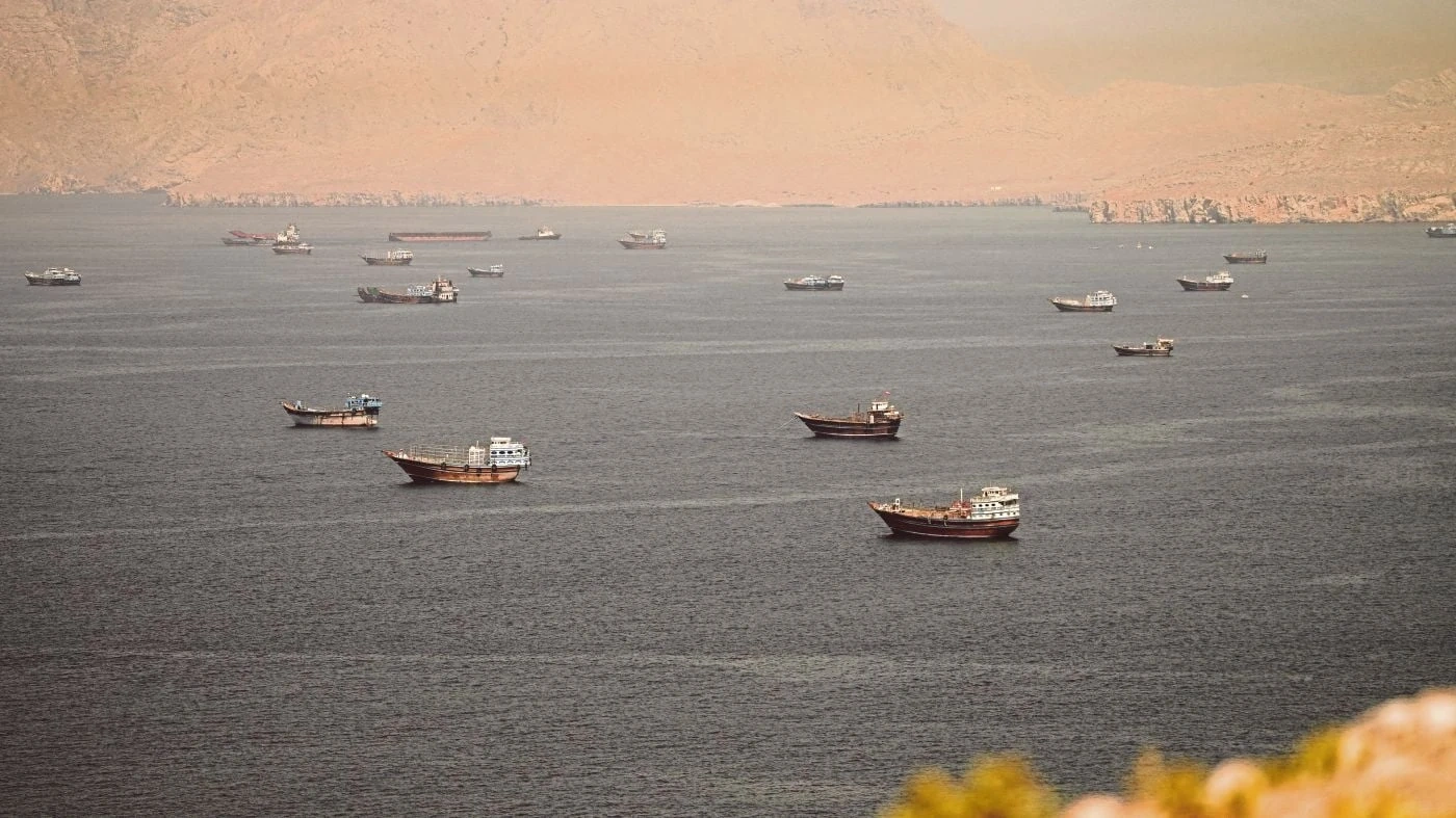 Iran ban hành quy định mới đối với tàu thuyền qua Eo biển Hormuz