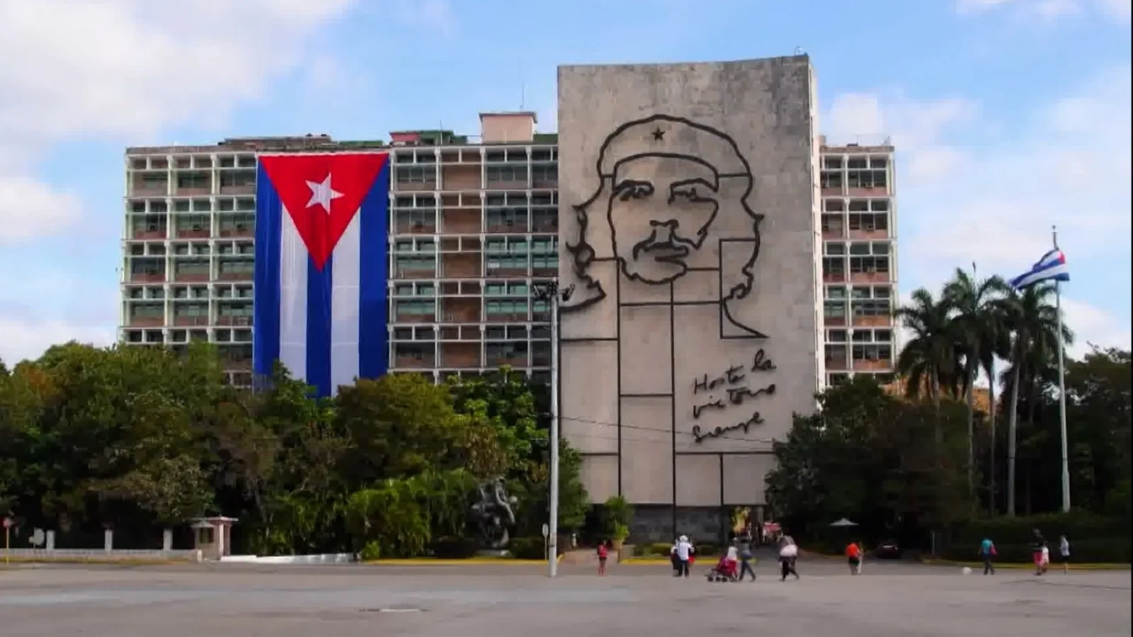 Cuba thông qua gói cải cách kinh tế - xã hội sâu rộng