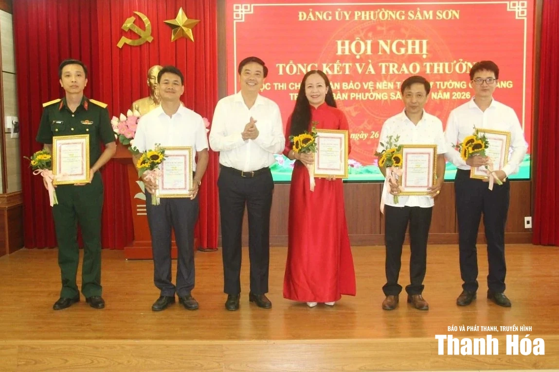 Phường Sầm Sơn trao giải Cuộc thi chính luận bảo vệ nền tảng tư tưởng của Đảng