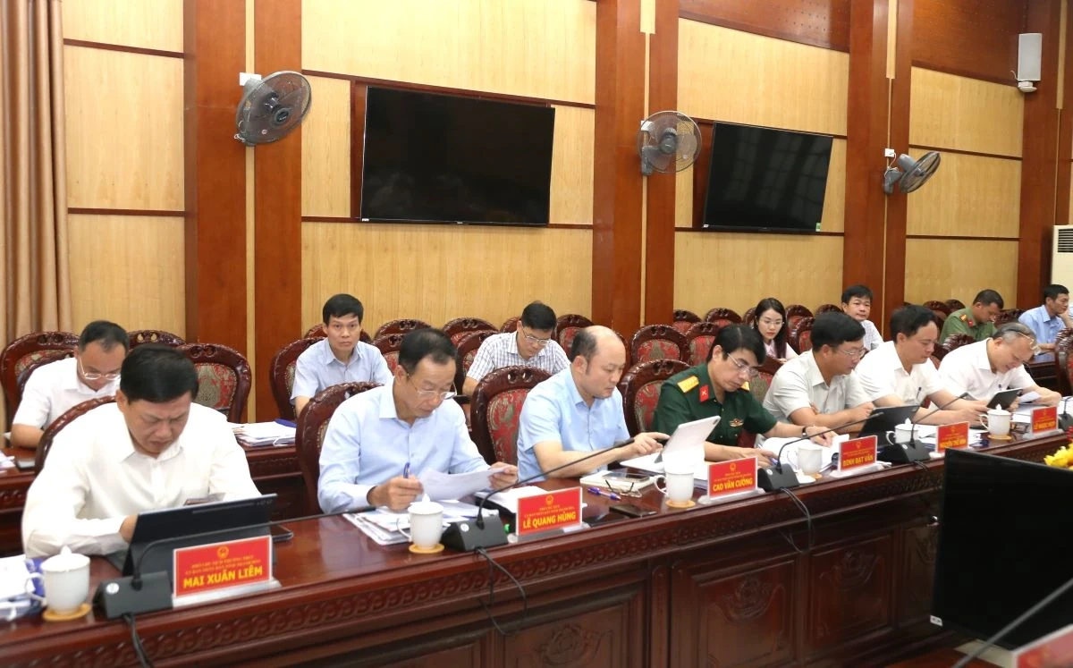 Đánh giá tình hình phát triển kinh tế - xã hội 6 tháng đầu năm; thảo luận giải pháp trọng tâm 6 tháng cuối năm 2026