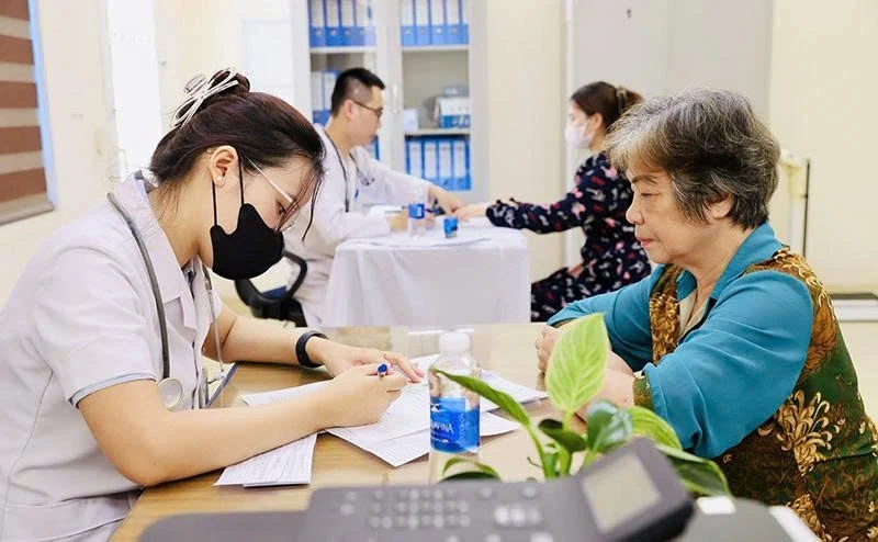 Bảo đảm khám sức khỏe định kỳ, khám sàng lọc miễn phí cho người dân