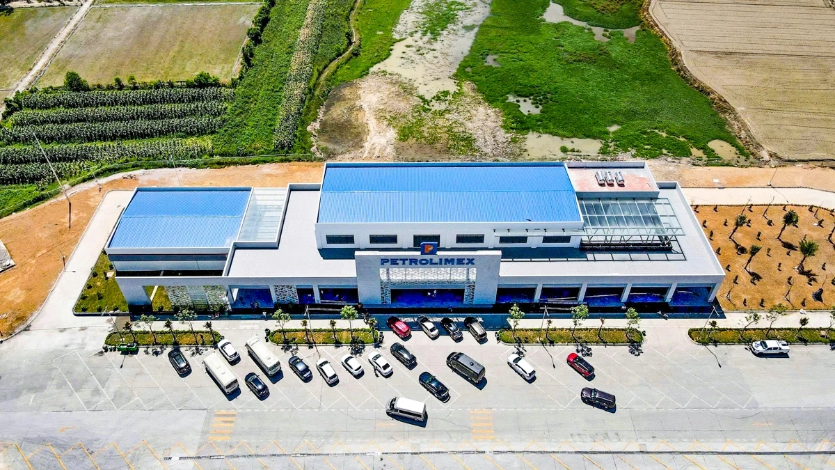 Cận cảnh trạm dừng nghỉ đầu tiên trên cao tốc Bắc - Nam qua Thanh Hóa