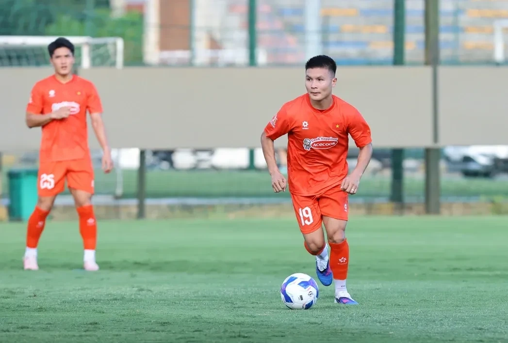 Nguyễn Xuân Son lần đầu góp mặt trong ban cán sự Đội tuyển Việt Nam; Tuyển Anh giành ngôi đầu bảng tại World Cup 2026