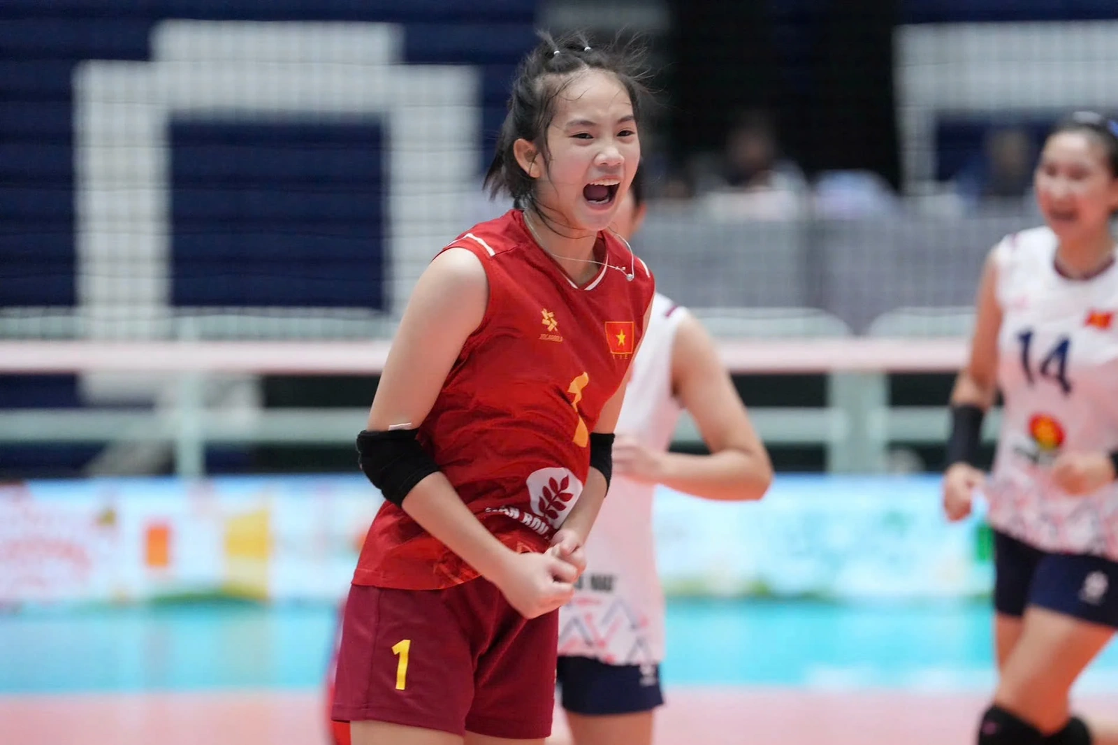 Nguyễn Xuân Son lần đầu góp mặt trong ban cán sự Đội tuyển Việt Nam; Tuyển Anh giành ngôi đầu bảng tại World Cup 2026