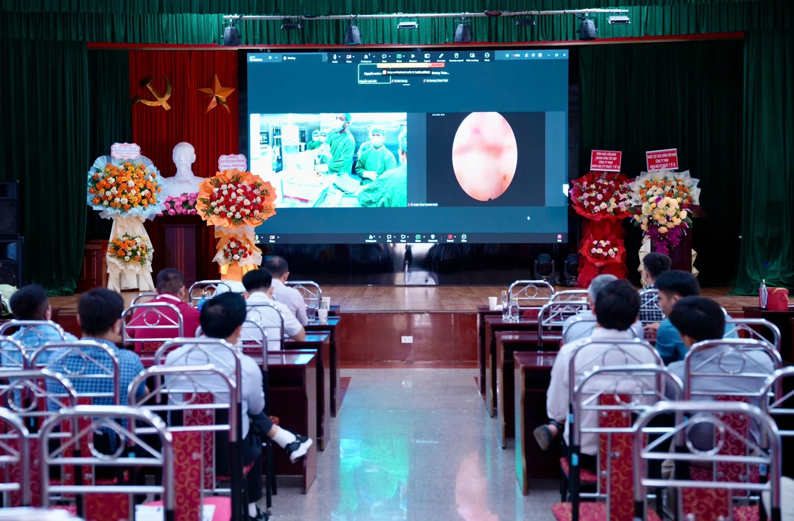 Hơn 150 bác sĩ tham dự hội nghị khoa học ngoại thần kinh - cột sống