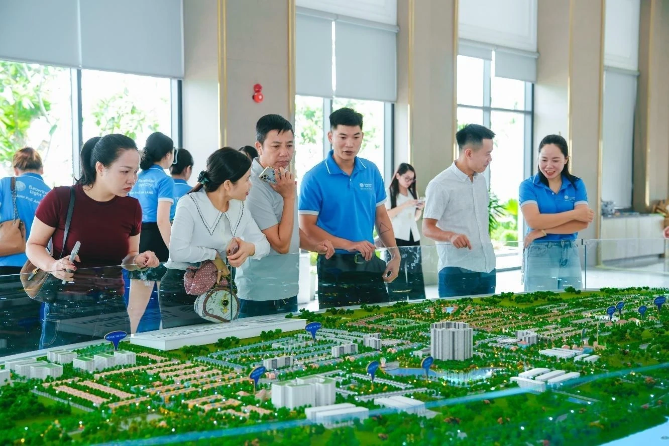 Giới đầu tư đổ về sự kiện “Bừng sáng bên sông Mã” tận hưởng ưu đãi đặc quyền tại Eurowindow Light City